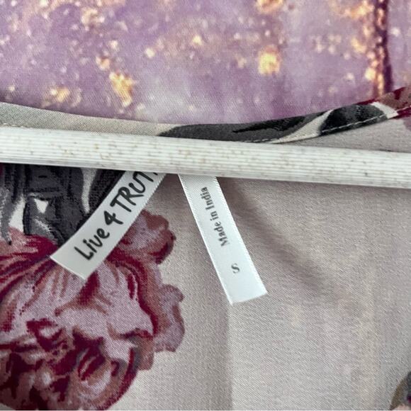 5/$30 Rose Floral High Low Top S - Picture 3 of 4